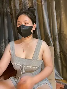 Mely2005 online show from April 7, 8:16 am