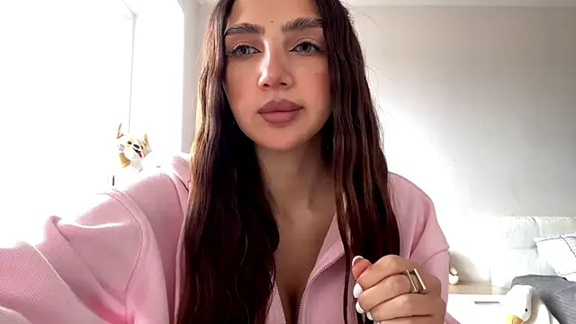 AlvinaMair online show from April 13, 7:42 am