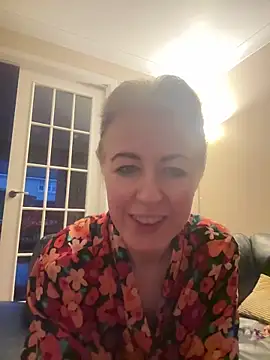 Laylaskyexx online show from April 9, 5:10 am