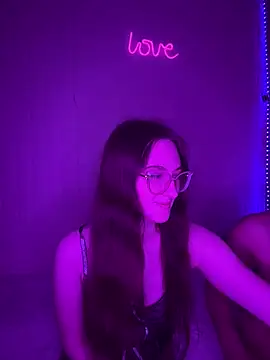 BabyBossVIP online show from April 3, 6:28 pm