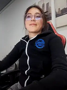 cute mara online show from April 7, 10:45 pm