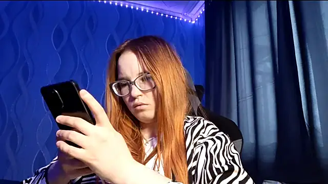 Sheriscute online show from April 4, 1:43 pm