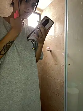 dream party 4U online show from April 5, 8:08 pm