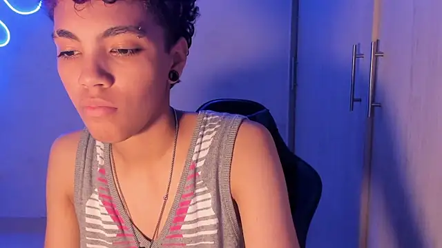 axel luxxx online show from April 17, 2:08 pm