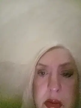 Julia20X online show from April 11, 7:39 pm