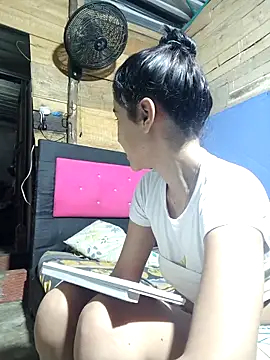 Emyli Liamx online show from April 9, 9:04 am