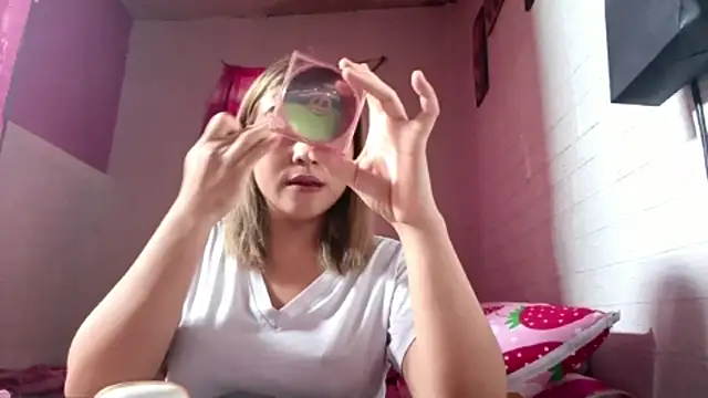 TamRuman online show from April 11, 3:01 am