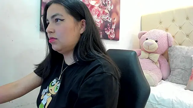 luna bloomm  online show from April 14, 4:12 am