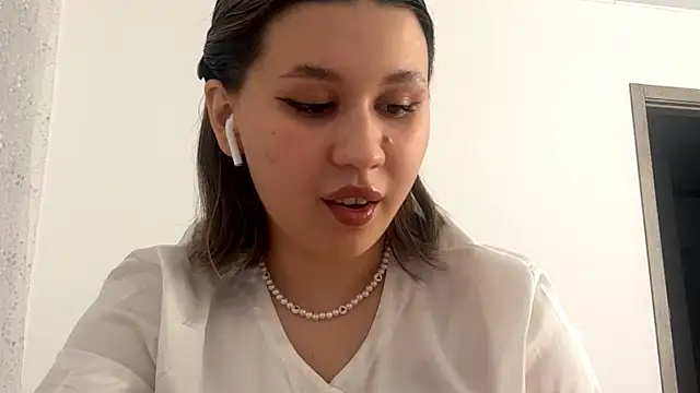 CharmyForYou online show from April 11, 5:49 pm