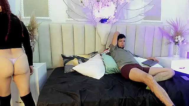 wild loverss online show from April 15, 9:37 pm