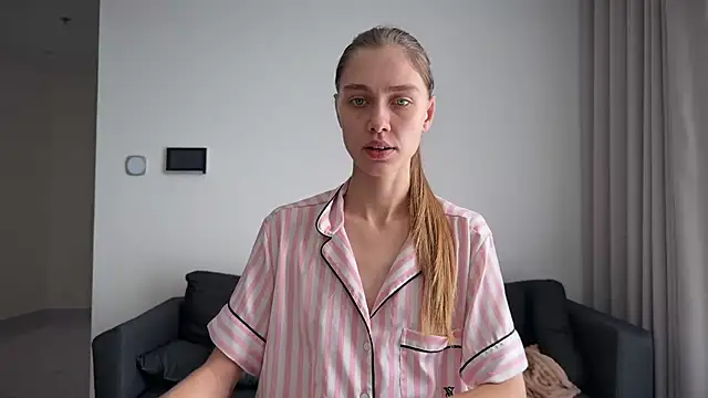 VeraBlanc online show from April 19, 12:32 am