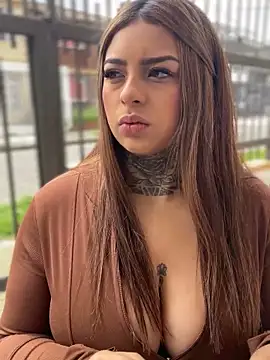 ScarlettRose Pink online show from April 20, 6:00 pm