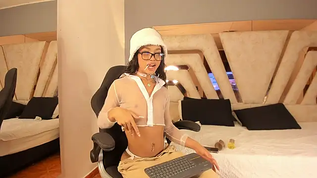 SephoraBrown online show from April 23, 6:54 am