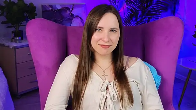 QuyenOlson online show from April 19, 9:53 am