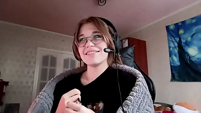 MandieBusby online show from April 21, 3:19 pm