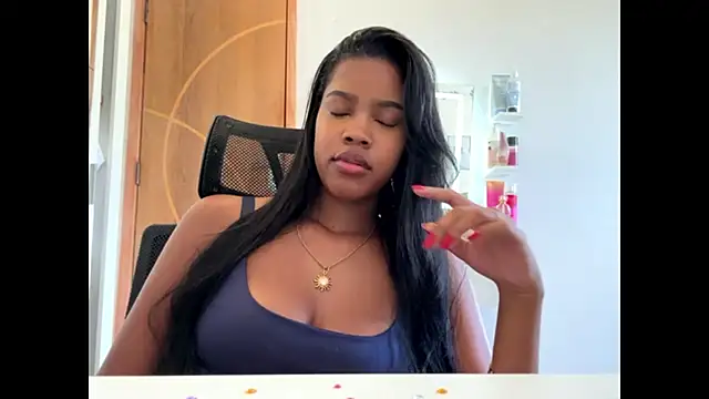 BrazyNickie online show from April 22, 5:43 pm