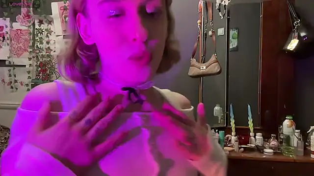 Miss Amy00 online show from August 3, 12:47 am