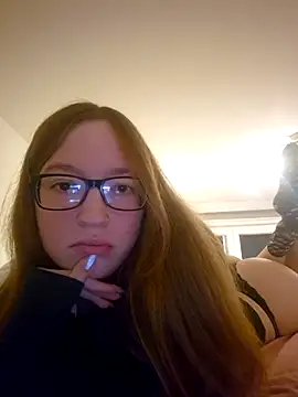Freaky-Doll online show from July 20, 8:20 pm