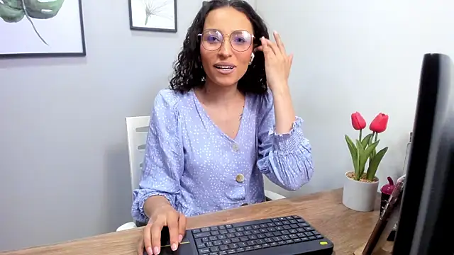 ANAMARIAMD online show from July 17, 9:29 pm