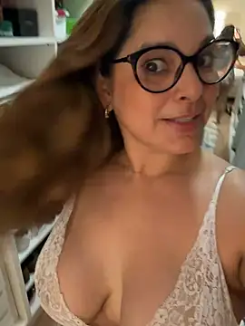 Mariiii morena online show from August 1, 11:45 am