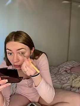 daisycollins online show from July 8, 3:31 am