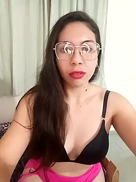 Mia essence online show from May 9, 11:18 pm