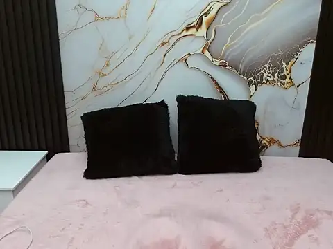 AuraRios online show from June 5, 1:09 am
