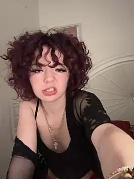 petitewhitebaee online show from July 4, 5:14 am