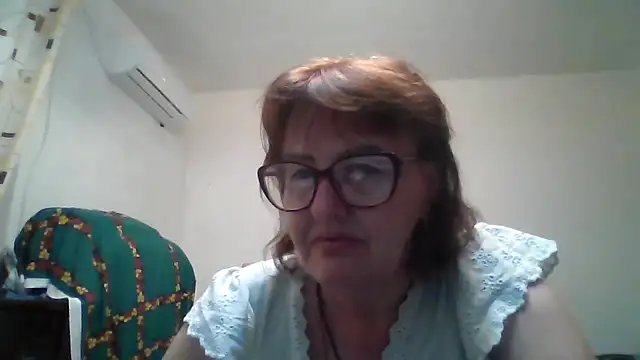 ErikaXShine online show from July 4, 5:31 pm