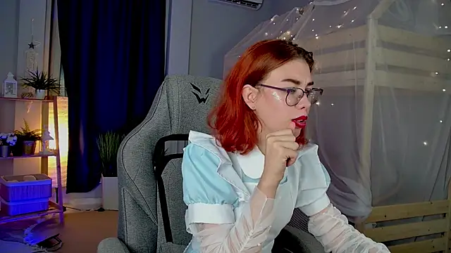 SeraphineDuskryn online show from August 1, 5:15 pm