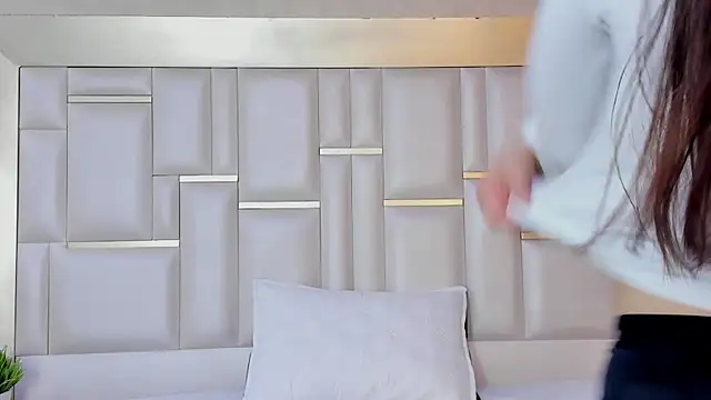 EmmyRossil online show from July 30, 12:28 pm