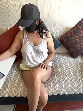 Ceylann026 online show from June 26, 10:16 am