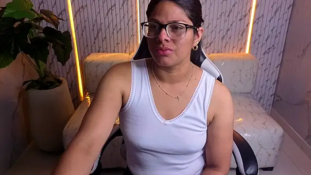 sarah bay tx online show from July 3, 7:53 pm