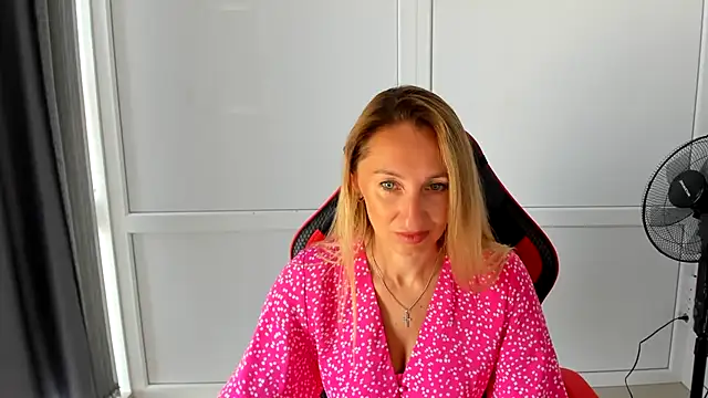 LilyDreamm online show from July 1, 6:13 am