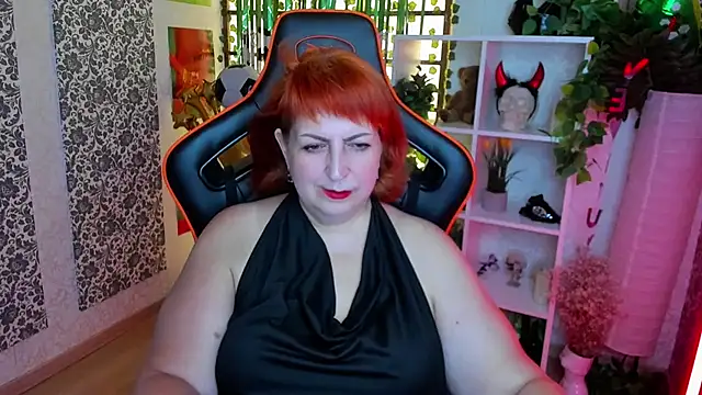 Joana Woods online show from July 8, 9:00 am