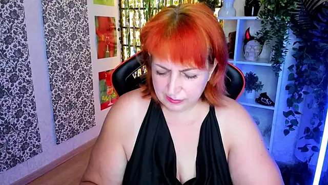 Joana Woods online show from August 5, 1:56 am