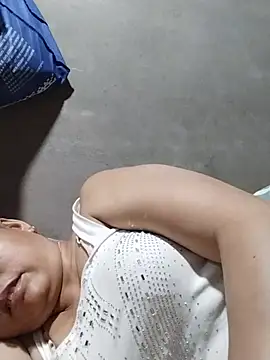 whatmes online show from July 28, 8:52 pm