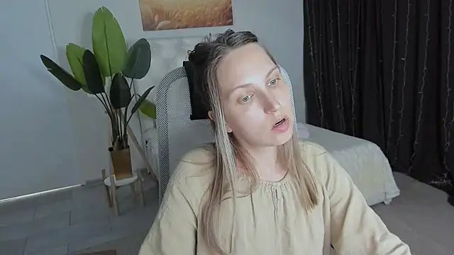 ErinWise online show from July 28, 3:21 pm