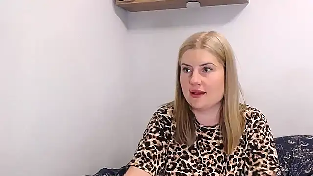 alisenties online show from July 6, 2:44 pm