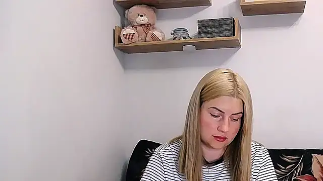 alisenties online show from July 10, 2:39 pm