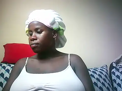 KissMeCurvyMbatha online show from July 31, 11:44 am