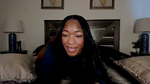 nicolesolace online show from April 3, 9:13 pm