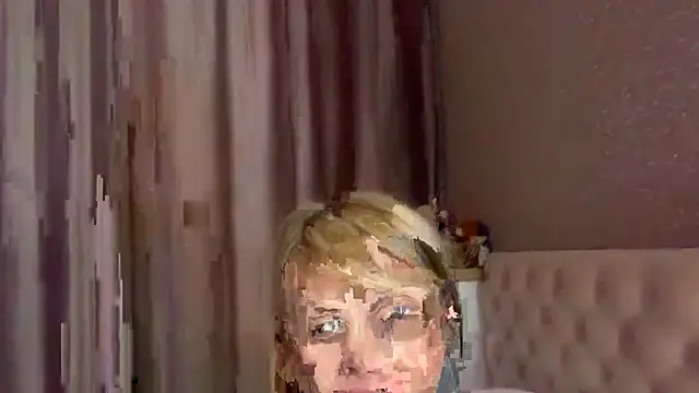 Luxury Blonde online show from August 5, 5:41 pm