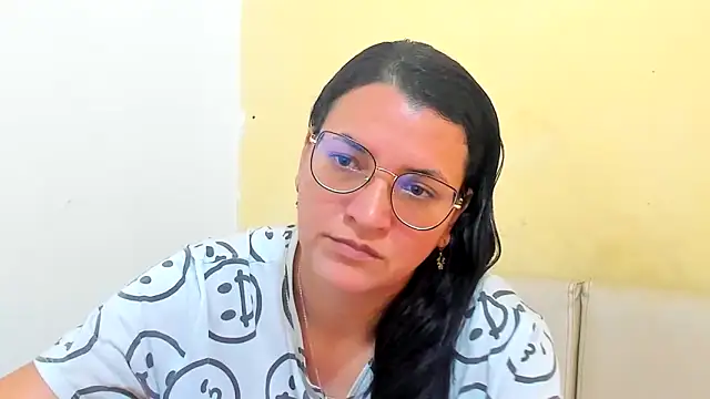 MARILYN GARCIA online show from April 9, 3:17 pm