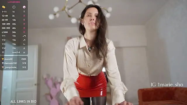 LAUREL HAZEL online show from March 27, 6:19 pm