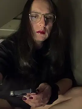 Chic desire online show from March 30, 7:35 pm