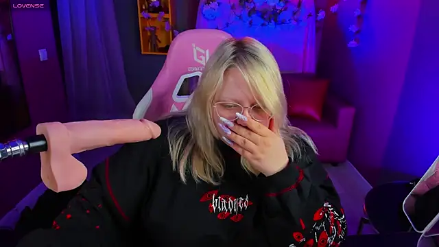 Yoki Shizuko online show from March 12, 7:00 am