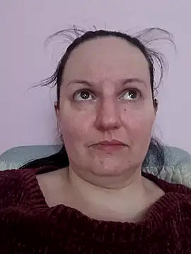 BustyLadyAlma online show from April 5, 6:23 am