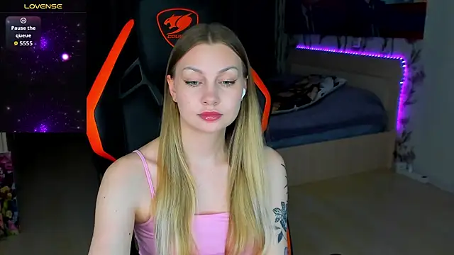 BiMolly online show from April 15, 8:20 pm