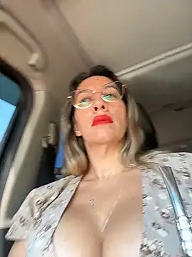 Gatitacarlita online show from March 29, 4:06 pm